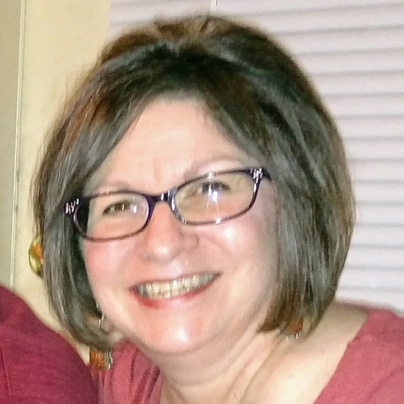 Meet your Posher, Deborah - Picture 2 of 2